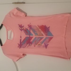 Girls Arizona short sleeve graphic tee. Pink with arrow design. Size 16